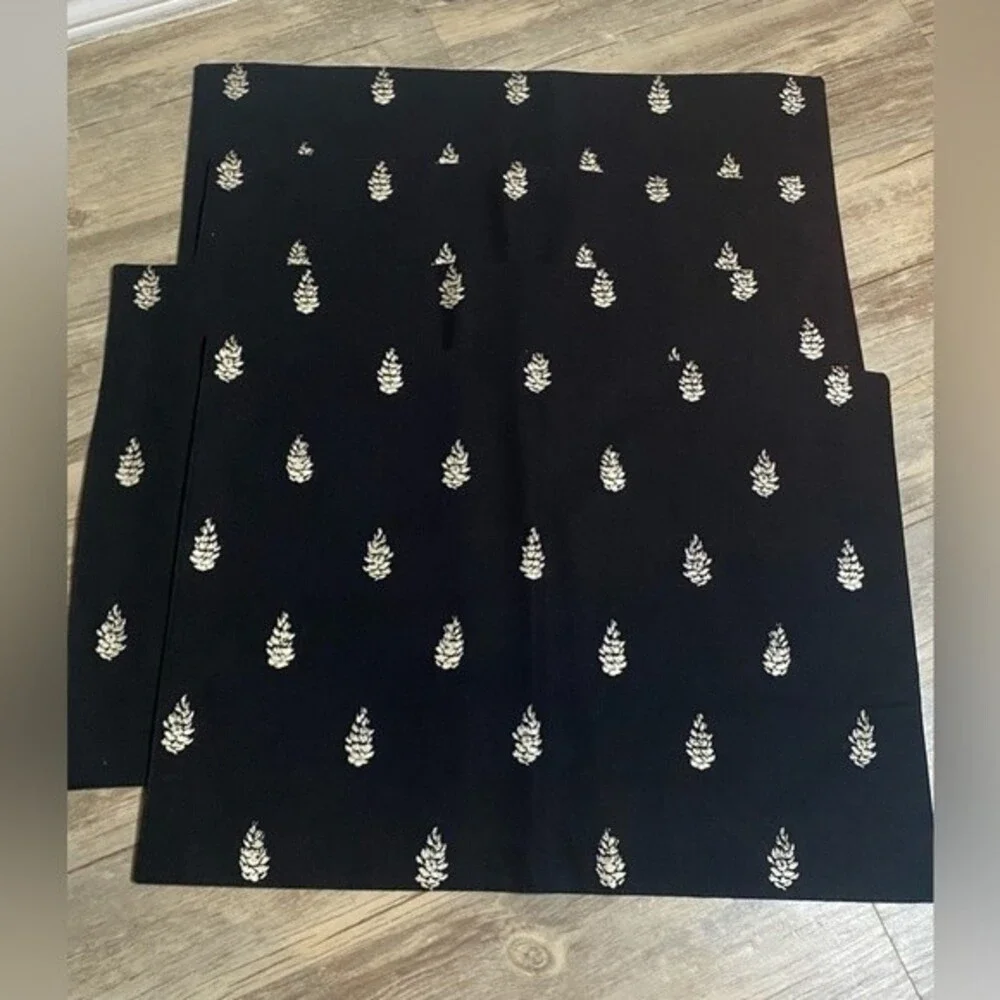 Christmas Black Fabric Placemats Set of 4 with pinecones print Holiday Fall